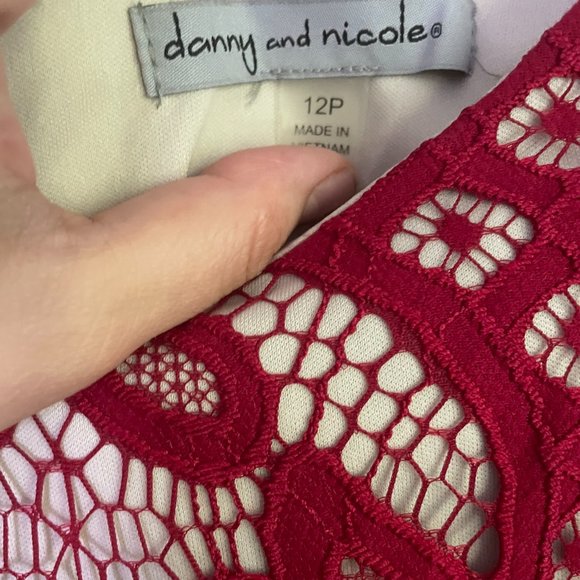 Danny & Nicole Beautiful Red Lace Dress Size 12P - Picture 6 of 7